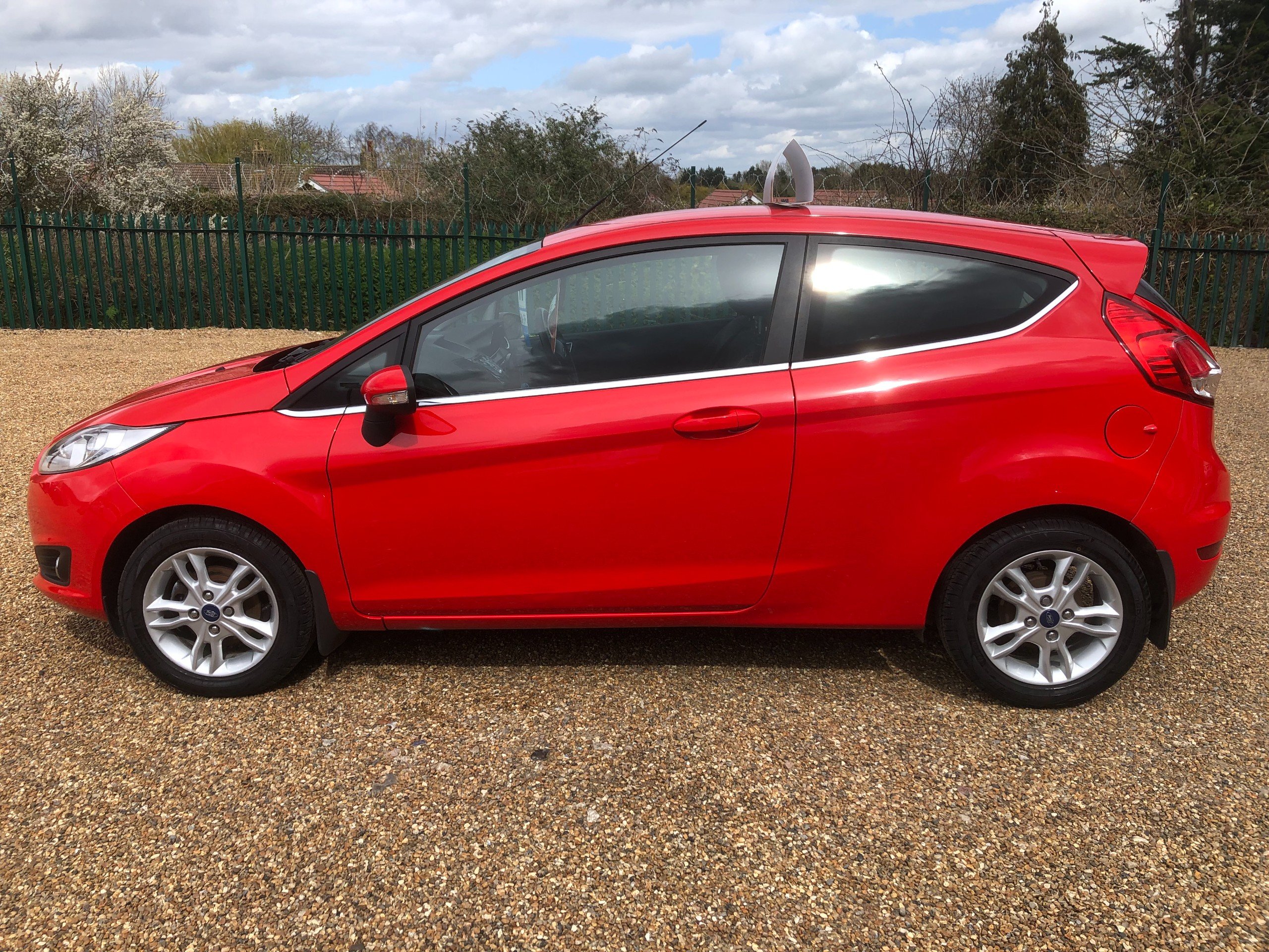 Sold 2015 Ford Fiesta 1.25 Zetec Hatchback 3dr Petrol Manual Euro 6 (82